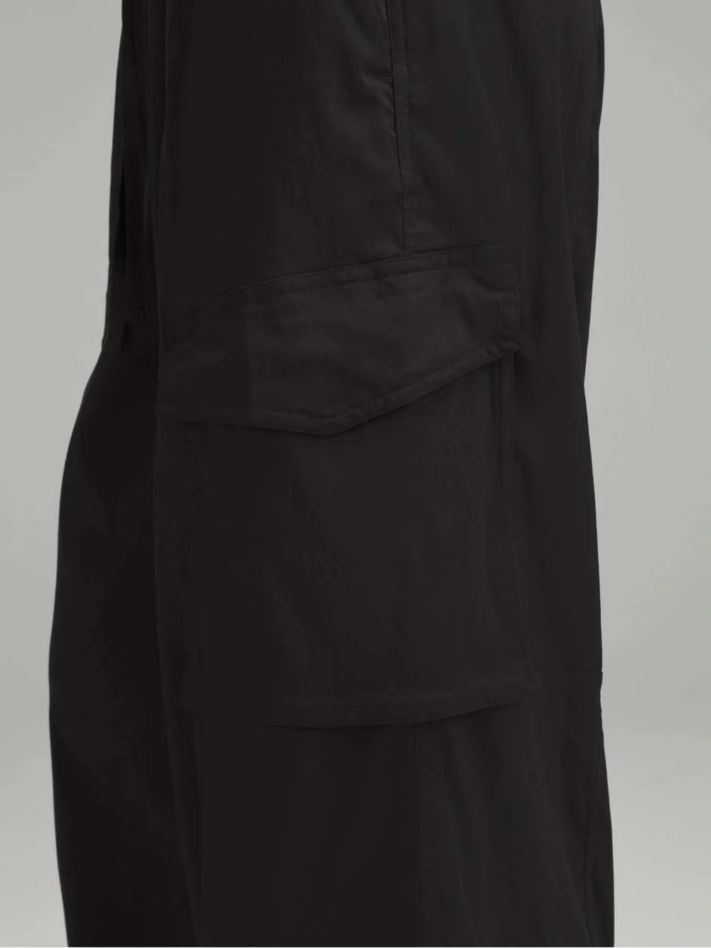 Lululemon Lightweight Adjustable Mid-Rise Cargo Pant